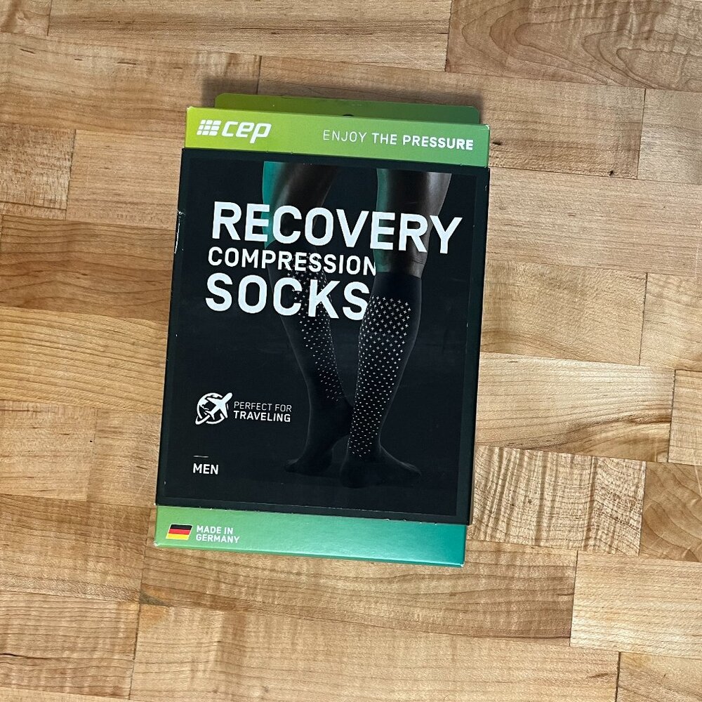 New Men's III Medium 7-9 CEP Recovery Pro Compression Socks Black